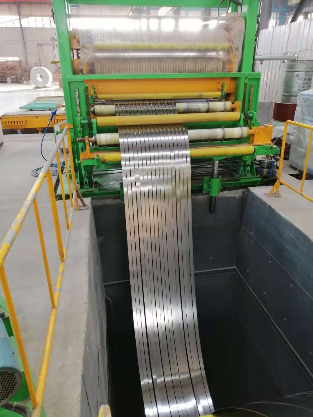 Precision high-speed slitting machine